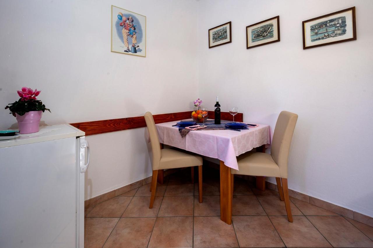 Apartman Ornela Poreč Exteriör bild