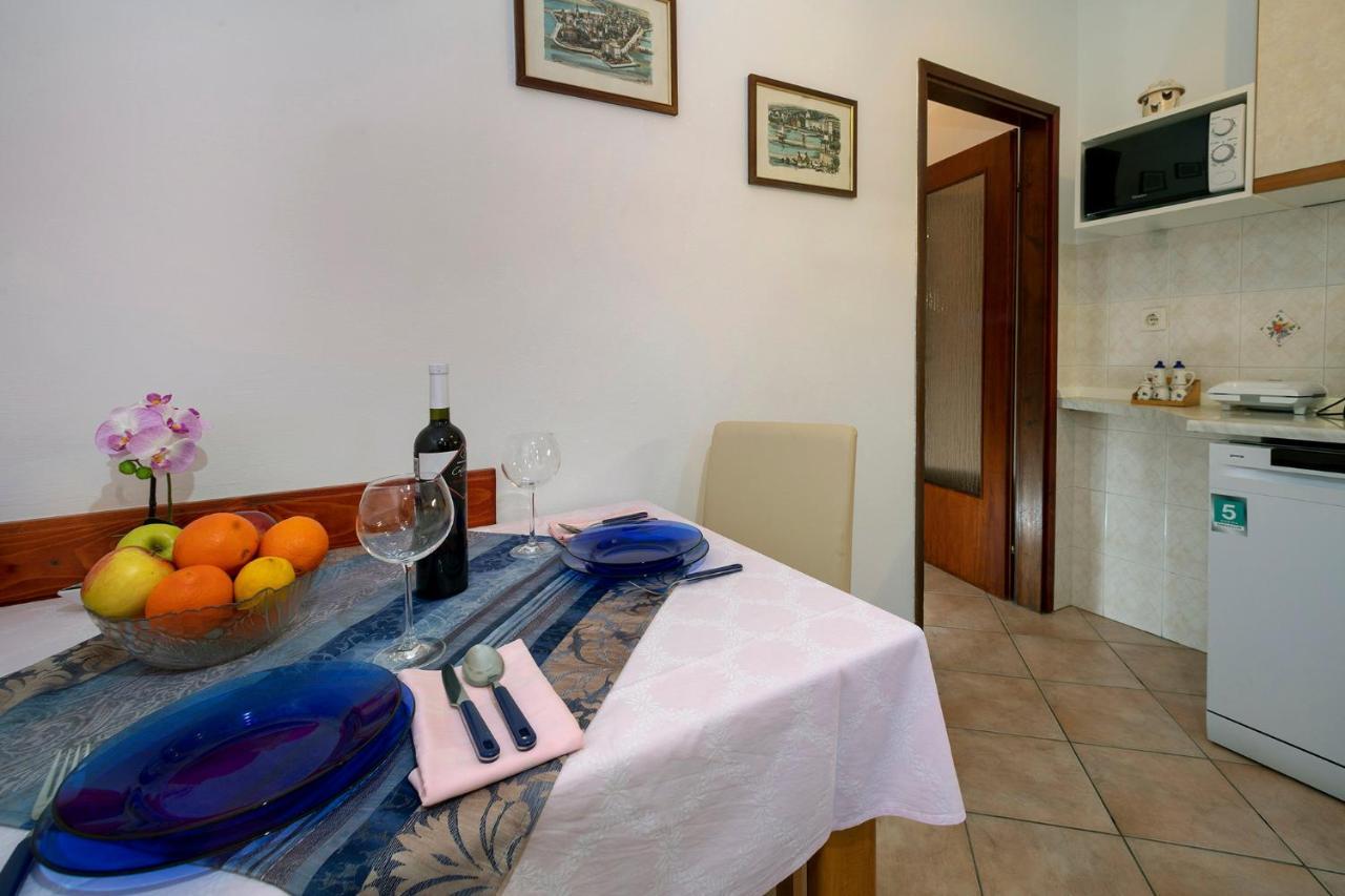 Apartman Ornela Poreč Exteriör bild